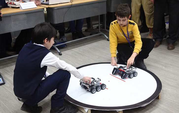 Чемпионат СКФО по робототехнике WinterRobo-shows стартовал в Грозном