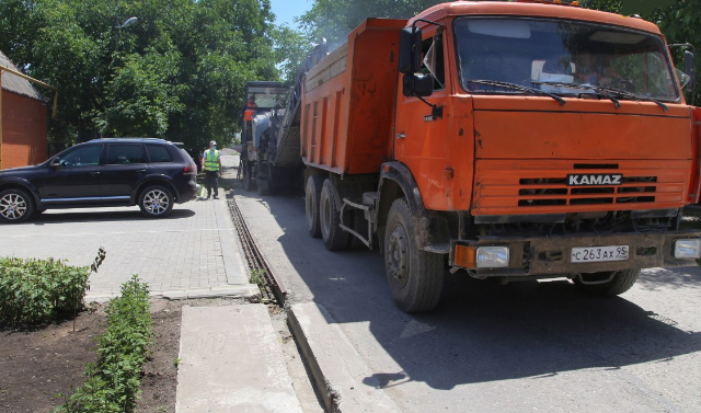 В Грозном в рамках нацпроекта ремонтируют улицу Батайская