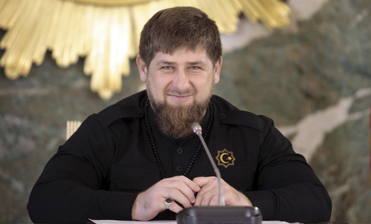 Рамзан Кадыров поздравил земляков с Днём гражданского согласия и единения