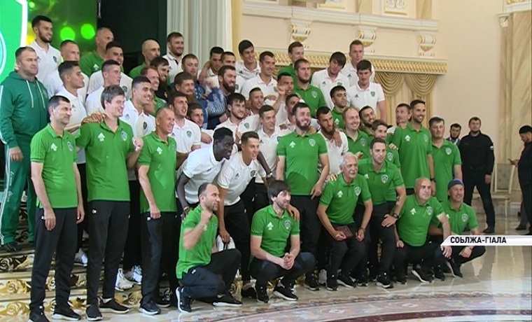 Рамзан Кадыров дал торжественный ужин в честь игроков футбольного клуба «Ахмат»