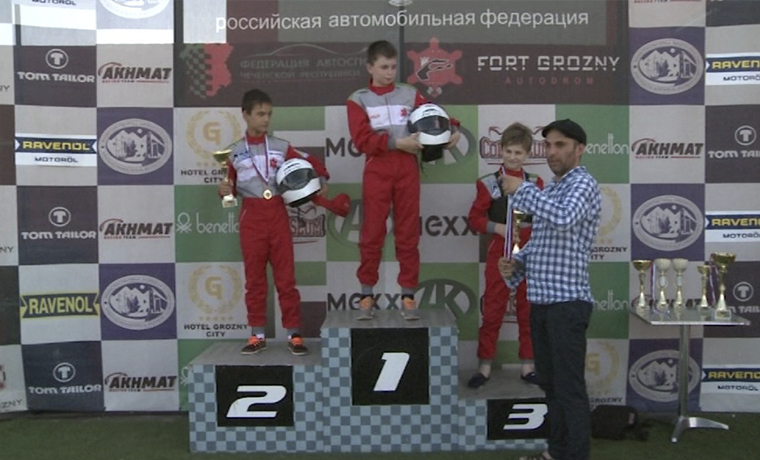 На автодроме «Крепость Грозная» прошел третий этап Всероссийского картингового турнира SMP Racing 