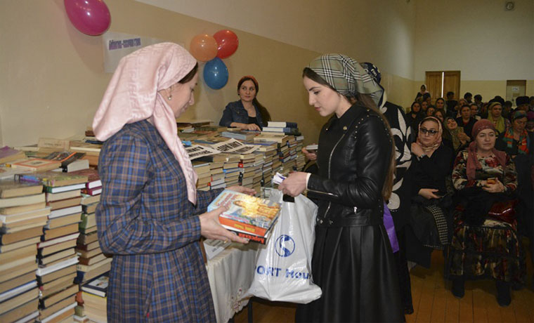 В Сунженском районе Чечни прошел сбор книг в рамках Республиканской акции &quot;Дарю книгу библиотеке&quot;