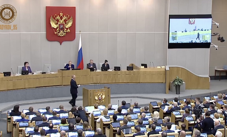 Рамзан Кадыров поздравил парламентариев с профессиональным праздником