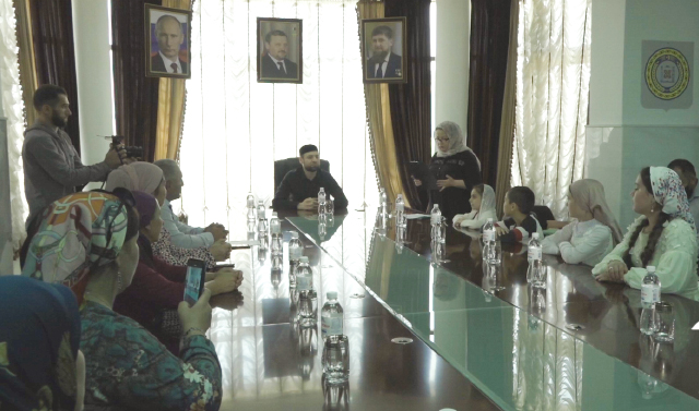 В Грозном наградили победителей конкурса стихов «Мой язык – мое богатство»