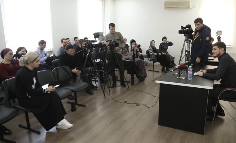 На ЧГТРК «Грозный» прошла пресс-конференция создателя Mylistory