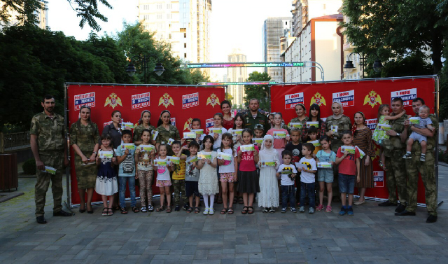 В Грозном состоялся флешмоб в честь международного дня защиты детей