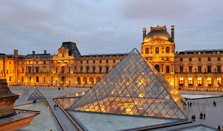 10 августа 1793 года в Париже открылся Национальный художественный музей Лувр