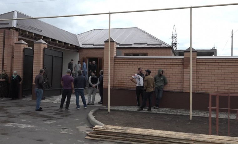 Менее чем за сутки РОФ им. А.-Х. Кадырова восстановил дом для погорельцев из села Кади-Юрт