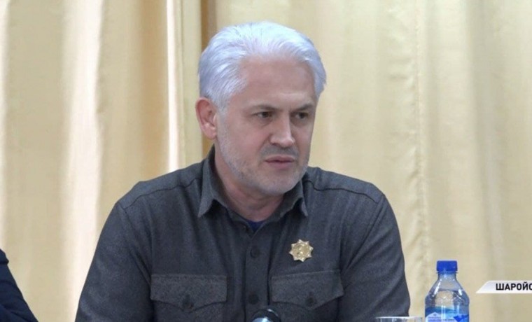 Муслим Хучиев провел в селе Химой совещание по вопросам развития Шаройского района