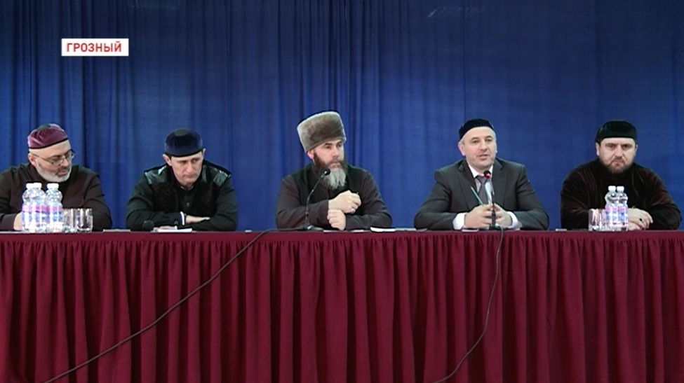 Муфтий и министр образования Чечни побеседовали с учащимися Грозненской математической школы