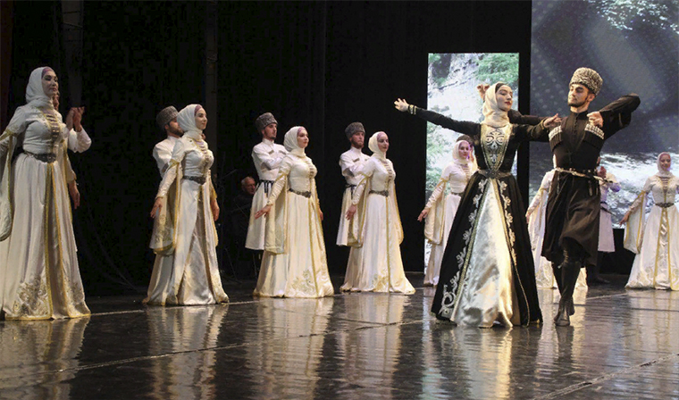 В Грозном состоялось закрытие X Международного фестиваля сольного танца имени Махмуда Эсамбаева