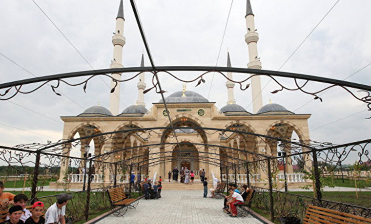 Для военнослужащих в Чечне завершили строительство мечети 