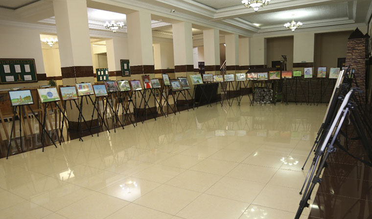 В Грозном открылась выставка конкурсных работ к 200-летию столицы