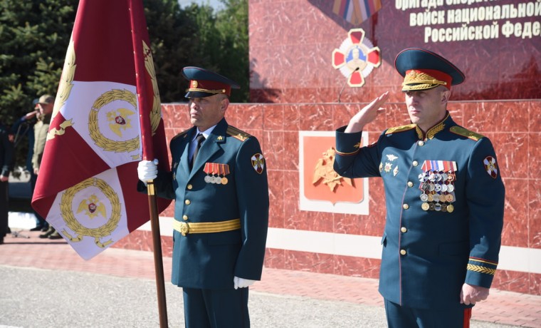 Воинским частям грозненского соединения Росгвардии вручены Боевые знамена нового образца