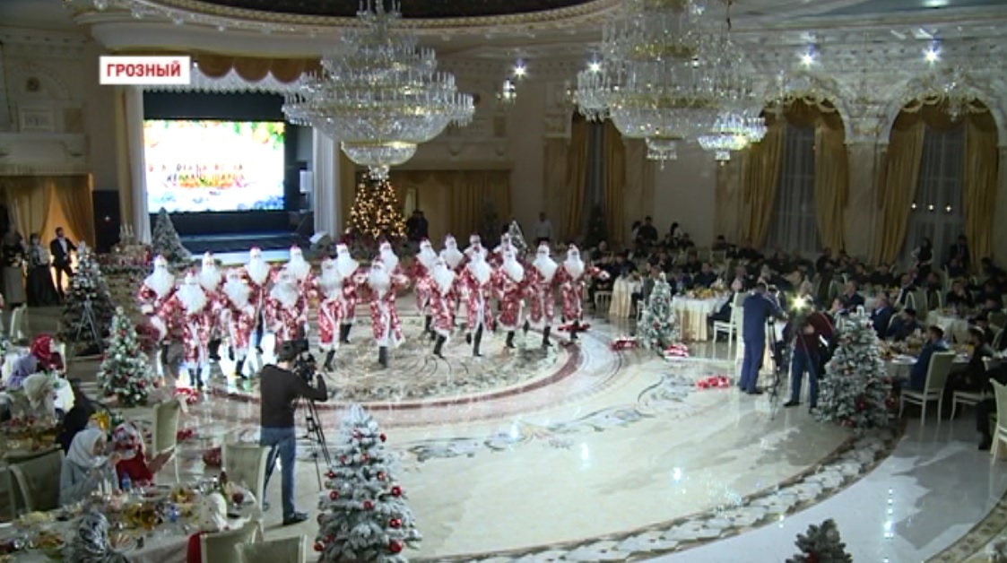 Праздничный концерт в преддверии Нового Года прошел во Дворце торжеств «Сафия» 