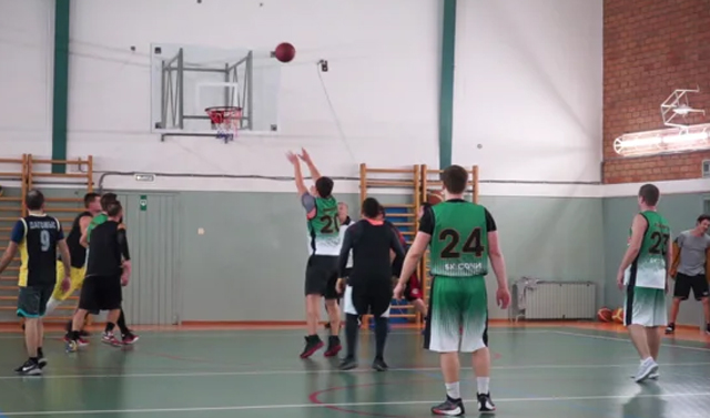 В Грозном состоялся турнир по баскетболу среди учителей республиканских школ