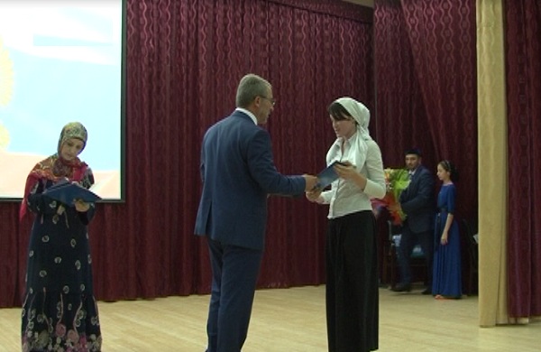 В Грозном прошел конкурс на лучшее исполнение Государственных гимнов