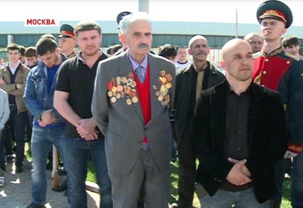 Чествование ветеранов войны и возложение цветов к Мемориальному комплексу Ахмата-Хаджи Кадырова в Москве
